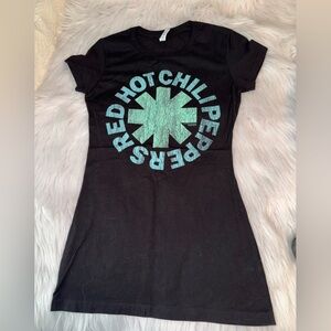 NWOT Red Hot Chili Peppers Fitted Graphic T Shirt Jrs Medium